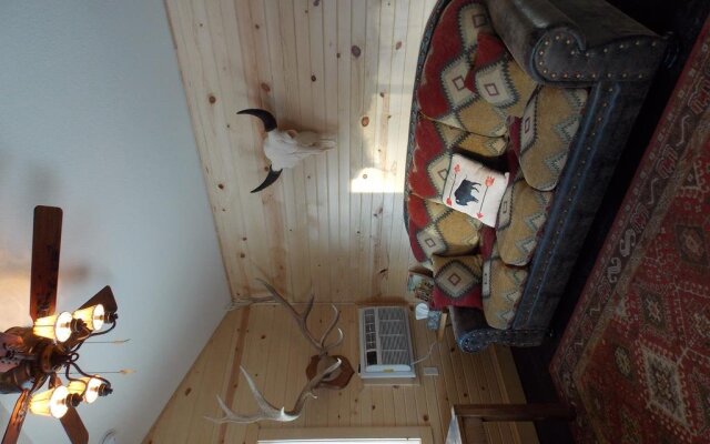 Diamond 7 Bar Guest Ranch