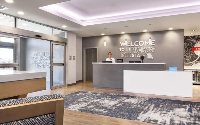 Hampton Inn & Suites St. Charles Old Town Area