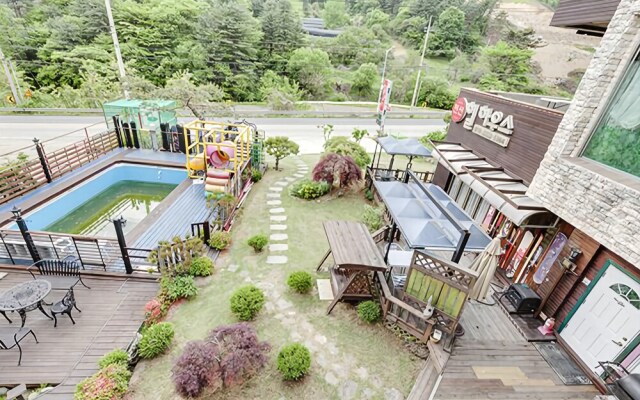 Gapyeong Hill House Pension