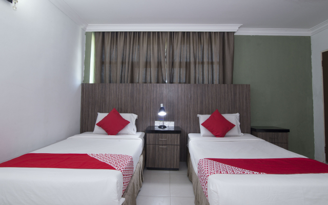 Super OYO 443 Crystal City Hotel