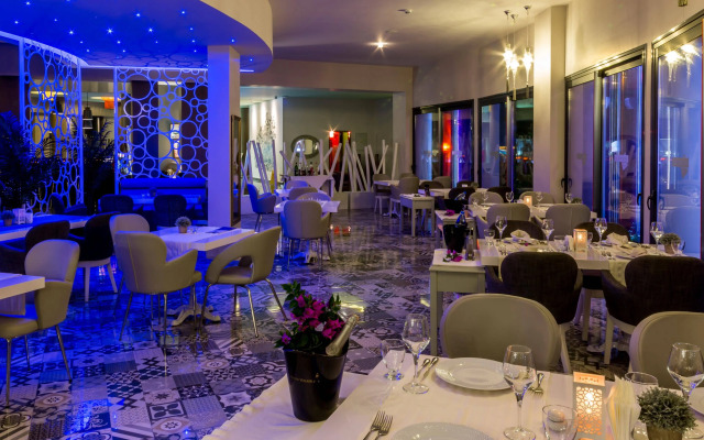 Costa Mare Suites