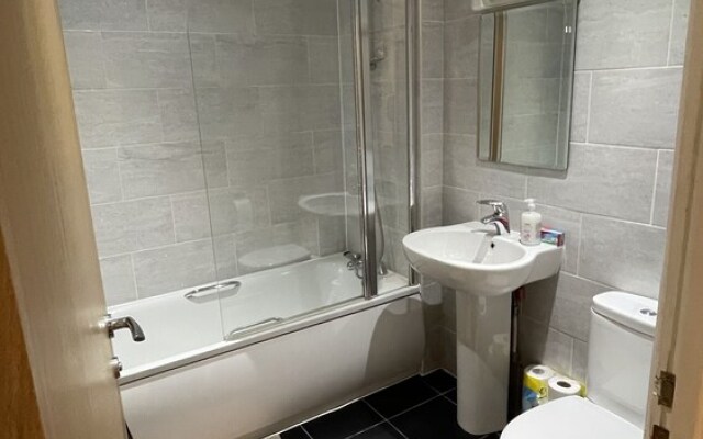 Impeccable 3-bed Apartment in London