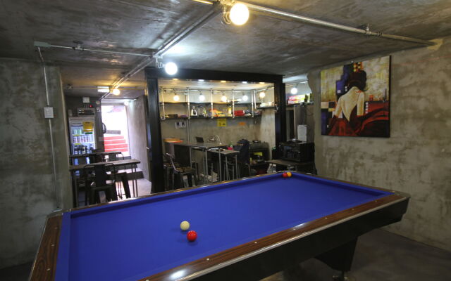 Time Travelers Party Hostel In Hongdae - Foreigners Only