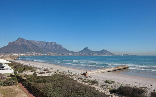 Cape Town Beachfront Apartments At Leisure Bay