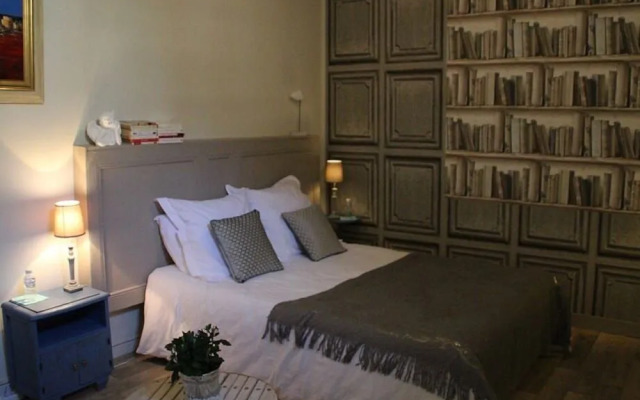 Une Chambre en Ville