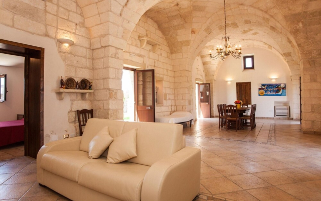 Masseria Relais Saraceno with pool