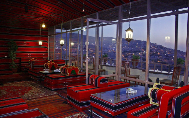 Rocky Mountain Hotel