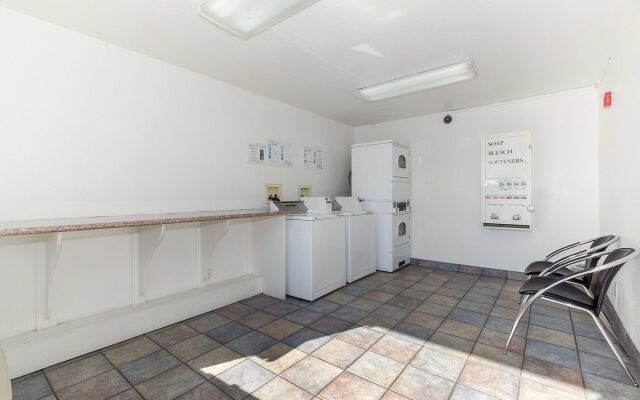 Motel 6 Hayward, CA – Silicon Valley Gateway