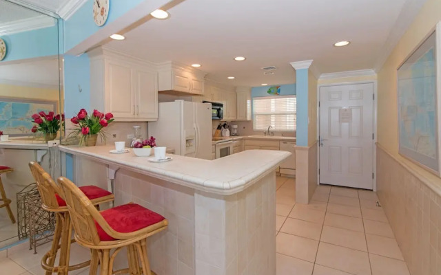 The Colonial Club, Oceanfront Condos