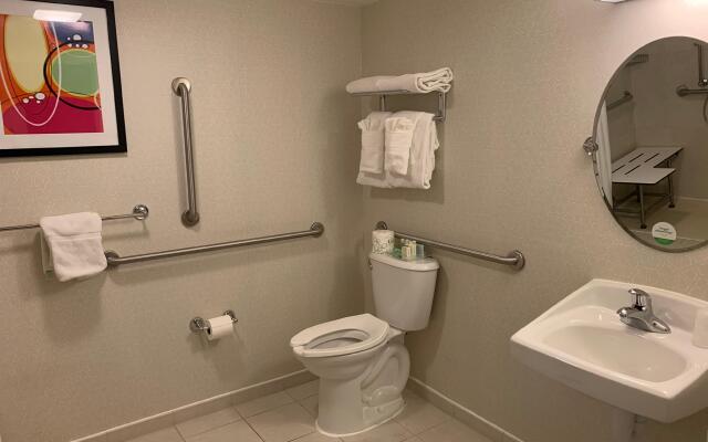 Holiday Inn Va Beach-Oceanside (21st St), an IHG Hotel