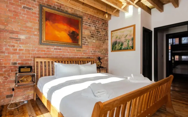 Spectacularly Unique 4 Bedroom House in Bethnal Green