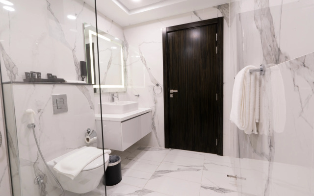 S Plaza Suites Hotel