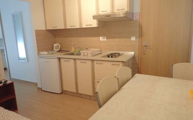 Apartments Studio "Jasna"-150 M From the Beach