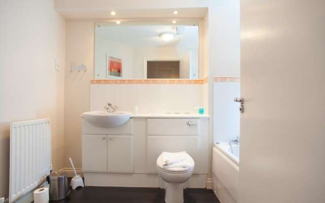 Gorgeous 2 Bed Flat in Historical Edinburgh