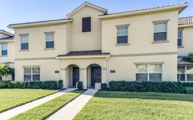 Romeo Circle Stoey Lake