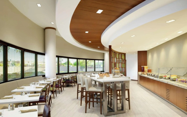 DoubleTree Suites by Hilton Phoenix