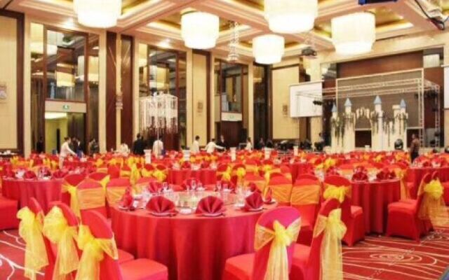 Arcadia Rong Yi Warmth Hotel