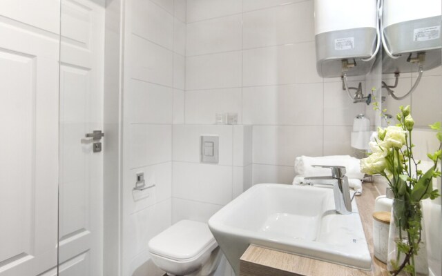 7 Continents Apartments
