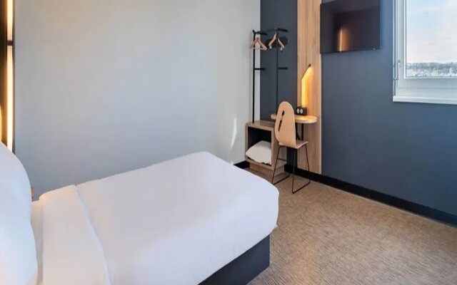 B&B HOTEL Massieux Genay