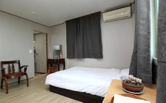 Jeju Ophirhouse Pension