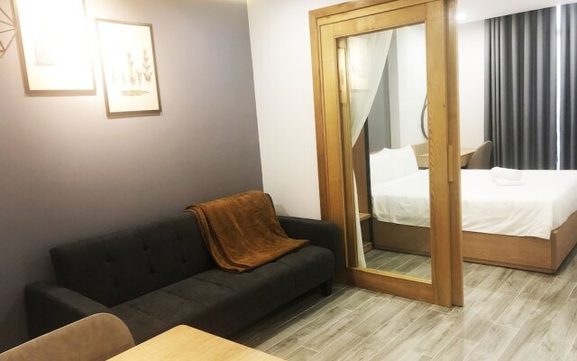 Davis House Apartment