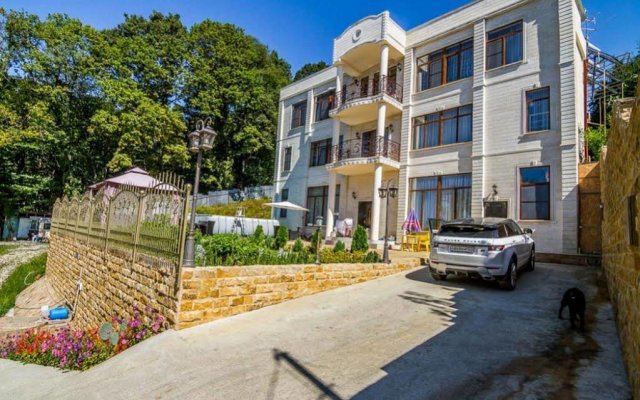 Yalana Guest House