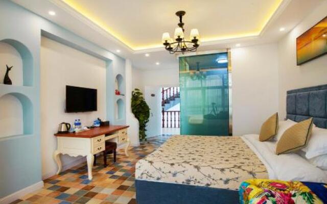 Dali Luzhoufan Seaview Hotel