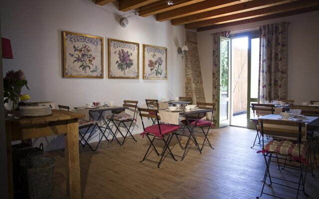 La Corte Di Anna Bed & Breakfast