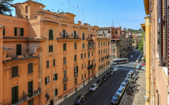 Wonder Vatican Family