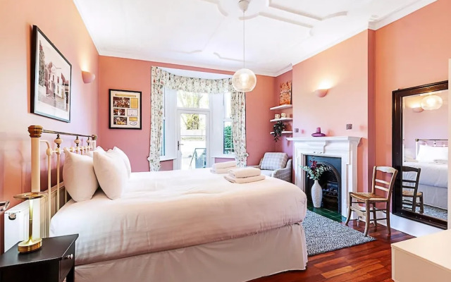 Chic Garden Flat in Leafy Ealing