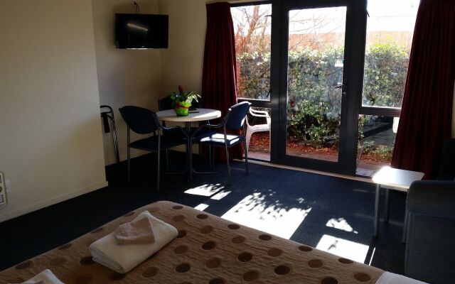 AAA Northlands Motel