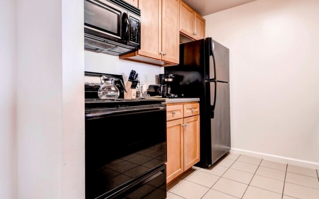 Global Luxury Suites University Circle