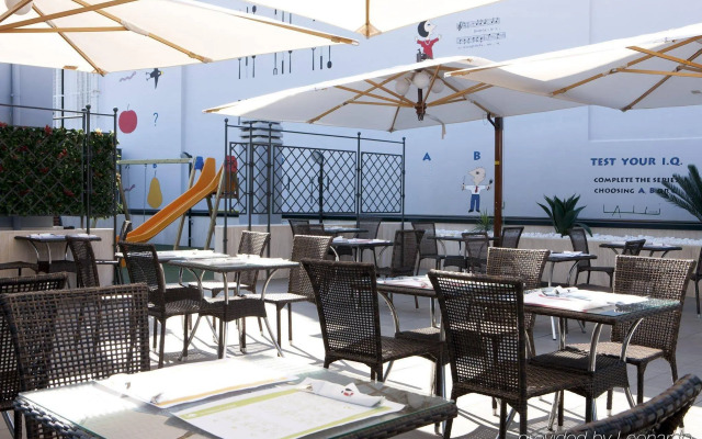 iQ Hotel Roma