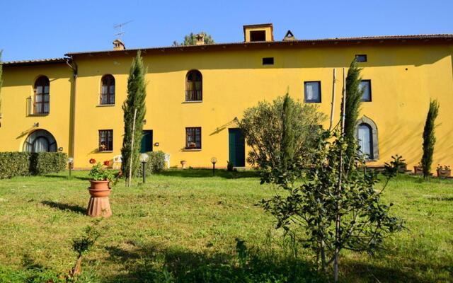 Restful Farmhouse with Pool near Forest in Vinci