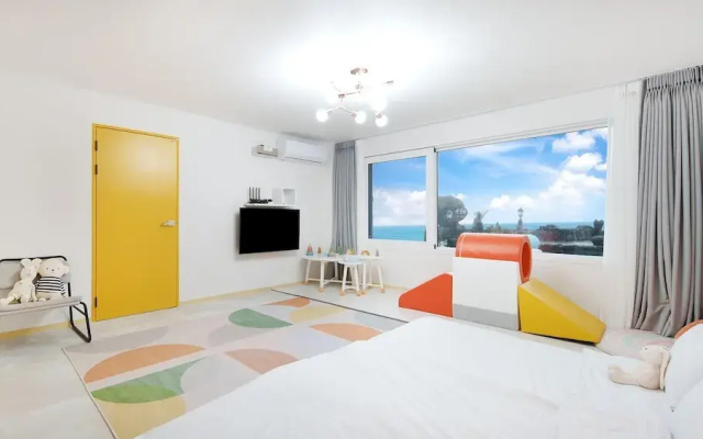 Jeju Kidsgajok Badatgahauseu