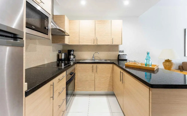 Ona Hollywood Mirage