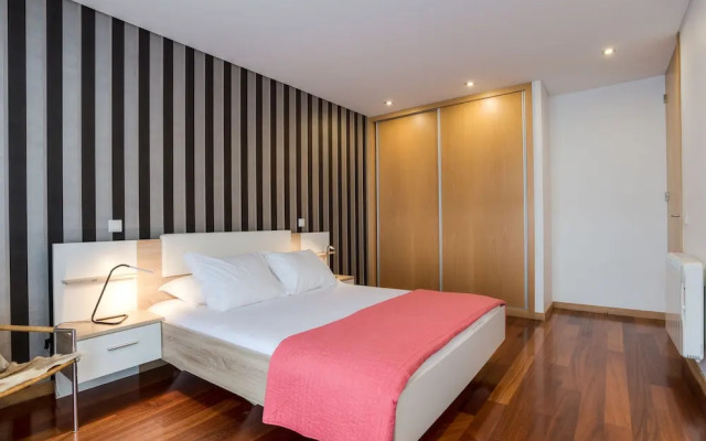 Pretty Porto Apartment by Soulsharing