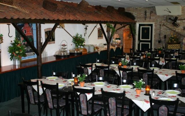 Hotel de Stadsboerderij/ Eetcafé de Brabander