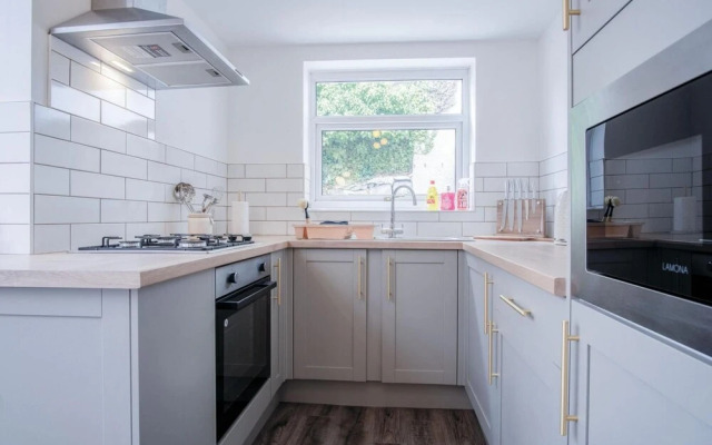 Castle Square - 2 Bedroom Holiday Home - Mumbles