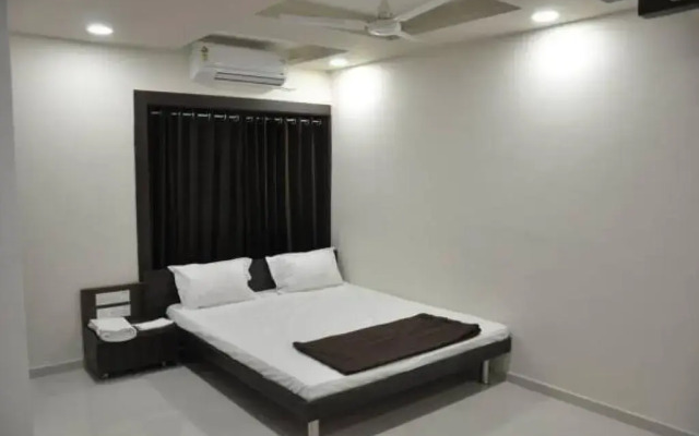 Shivdhara Hotel & Residence