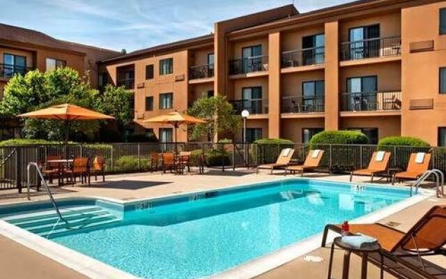 Courtyard Fayetteville