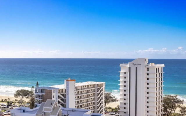Ocean View Surfers Paradise Studio Suite