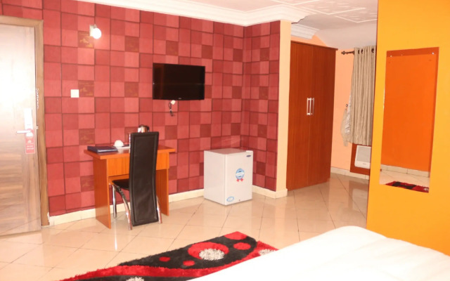 Royal Charlin Hotel and Suites