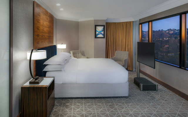 Hilton Los Angeles/Universal City - Image 4
