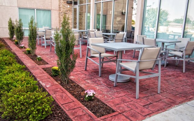 Holiday Inn Express & Suites Moore by IHG