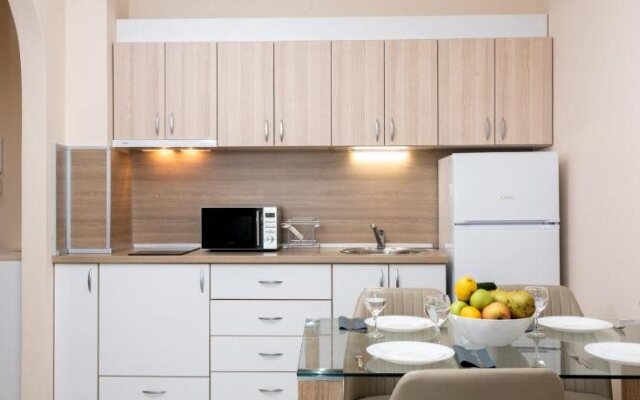 Esteban Apartcomplex