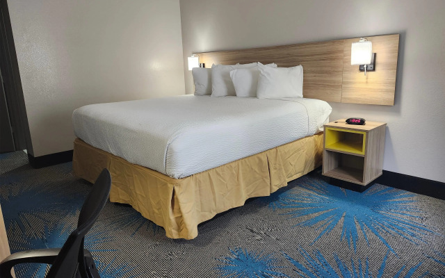 Days Inn by Wyndham Ocean Springs
