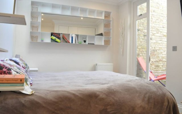 Modern 1 Bedroom Flat in Highbury