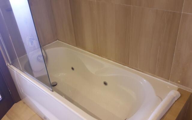 103 - Beach apartment with Spa & Gym