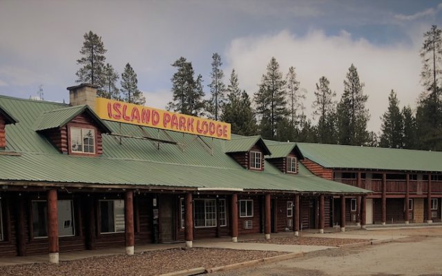Island Park Lodge
